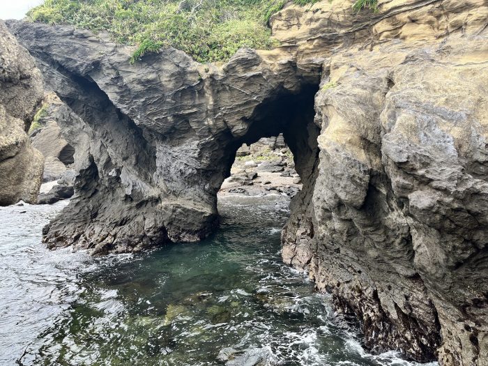 城ヶ島公園の岩